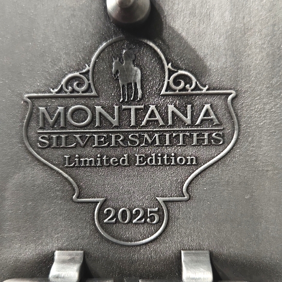 NEW Pendleton Whisky Montana Silversmiths 2025 "Let'er Buck" Belt Buckle - Picture 3 of 9
